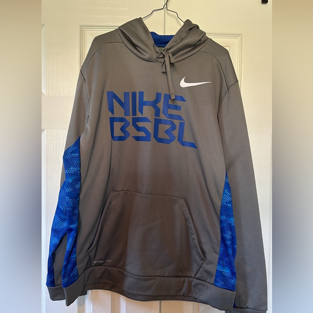 New w tags, Nike hoodie